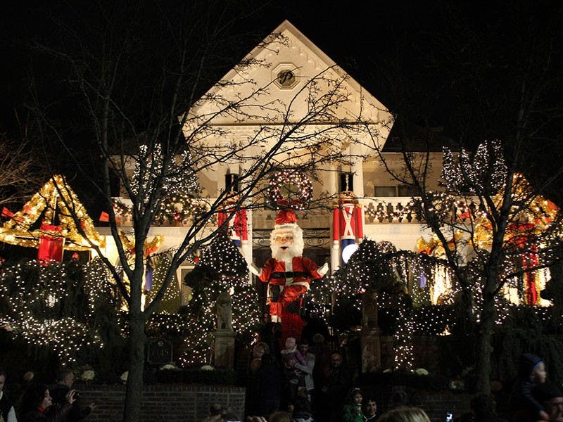 Dyker-Heights-Xmas-13-800X600.jpg
