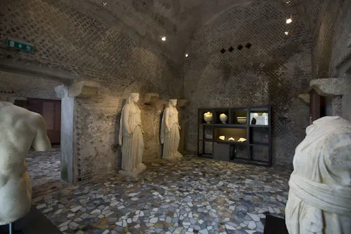 Villa D’Este and Villa Adriana from Rome-2