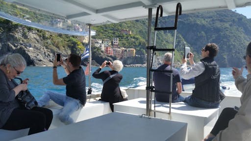 AVVBELL_SHARED BOAT RIDE CINQUE TERRE .jpg