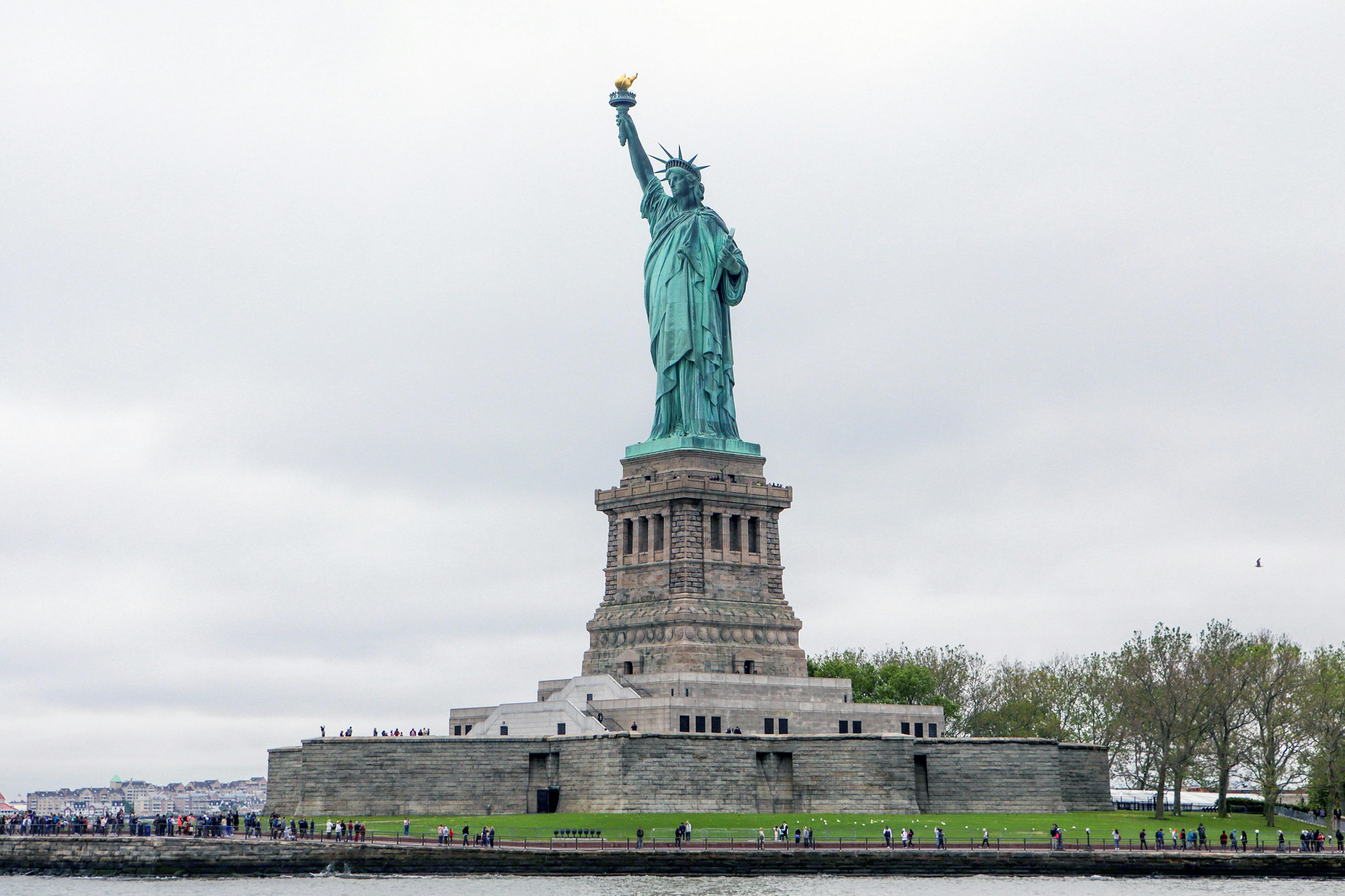 Early Bird tour of the Statue of Liberty and Ellis Island with an expert guide-9