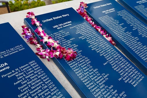 pearl harbor day tour war memorial.jpg