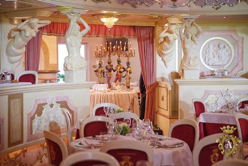 Cabaret dinner show in Venice-5