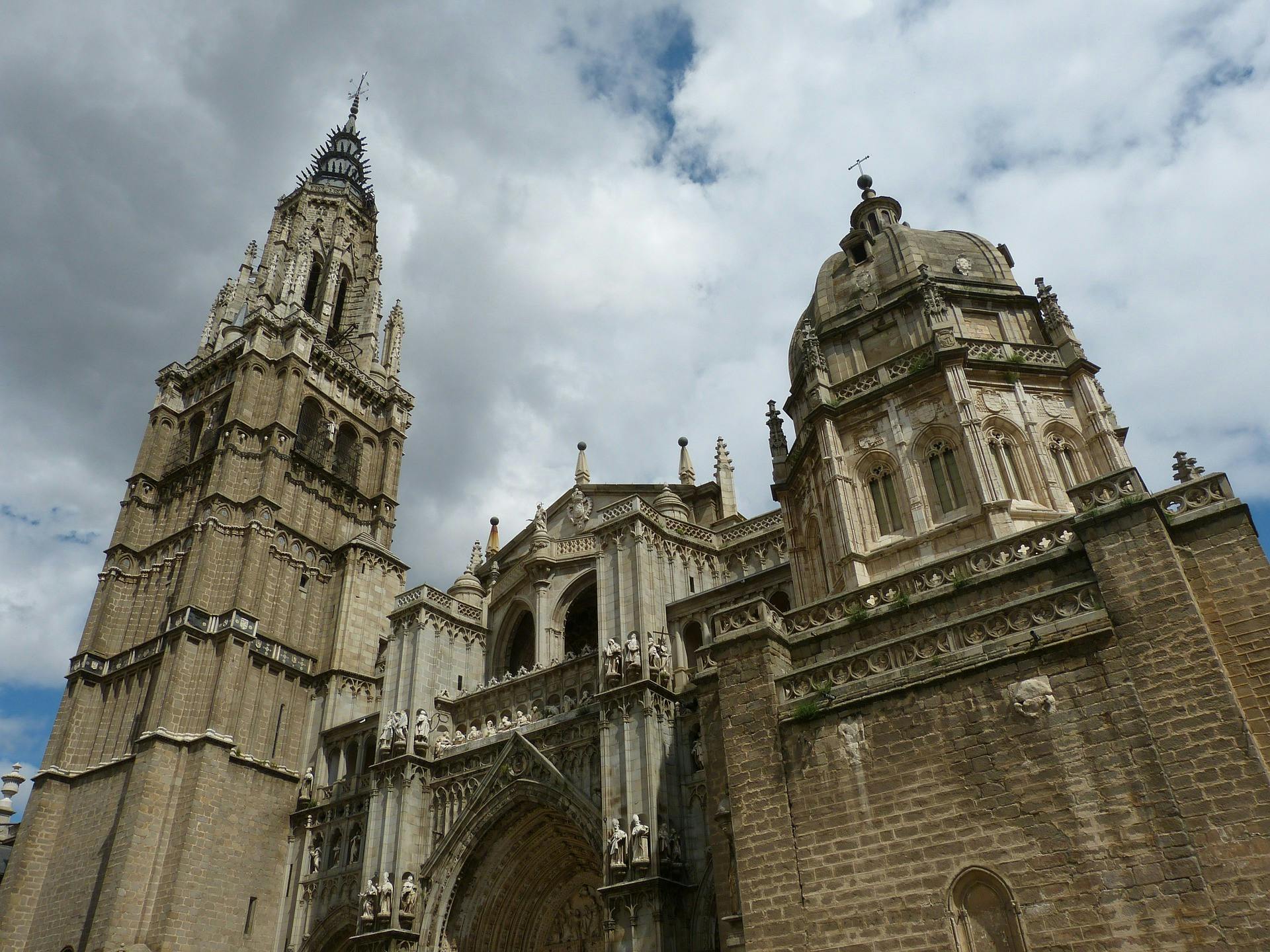 Segovia and Toledo full-day tour from Madrid with exclusive cathedral access-2