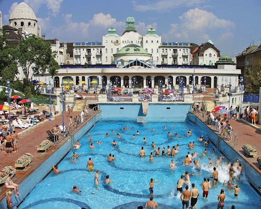 Budapest Gellert spa outdoor pool.jpg
