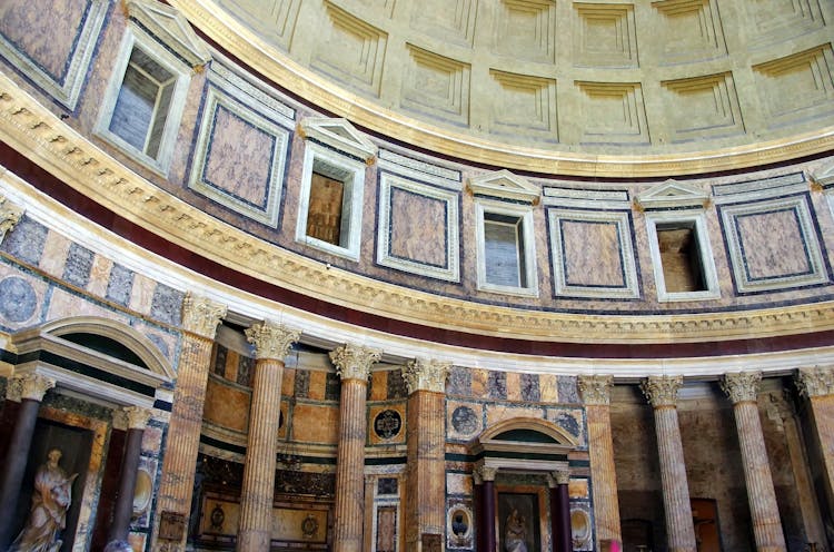 Audio guided tour of the Pantheon in Rome