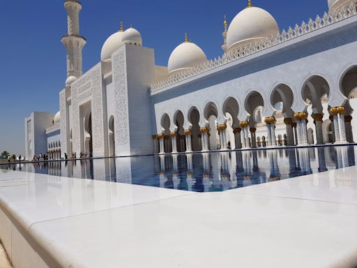 Abu Dhabi city tour with lunch from Dubai-1