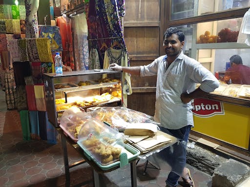 Dubai street food evening tour-3