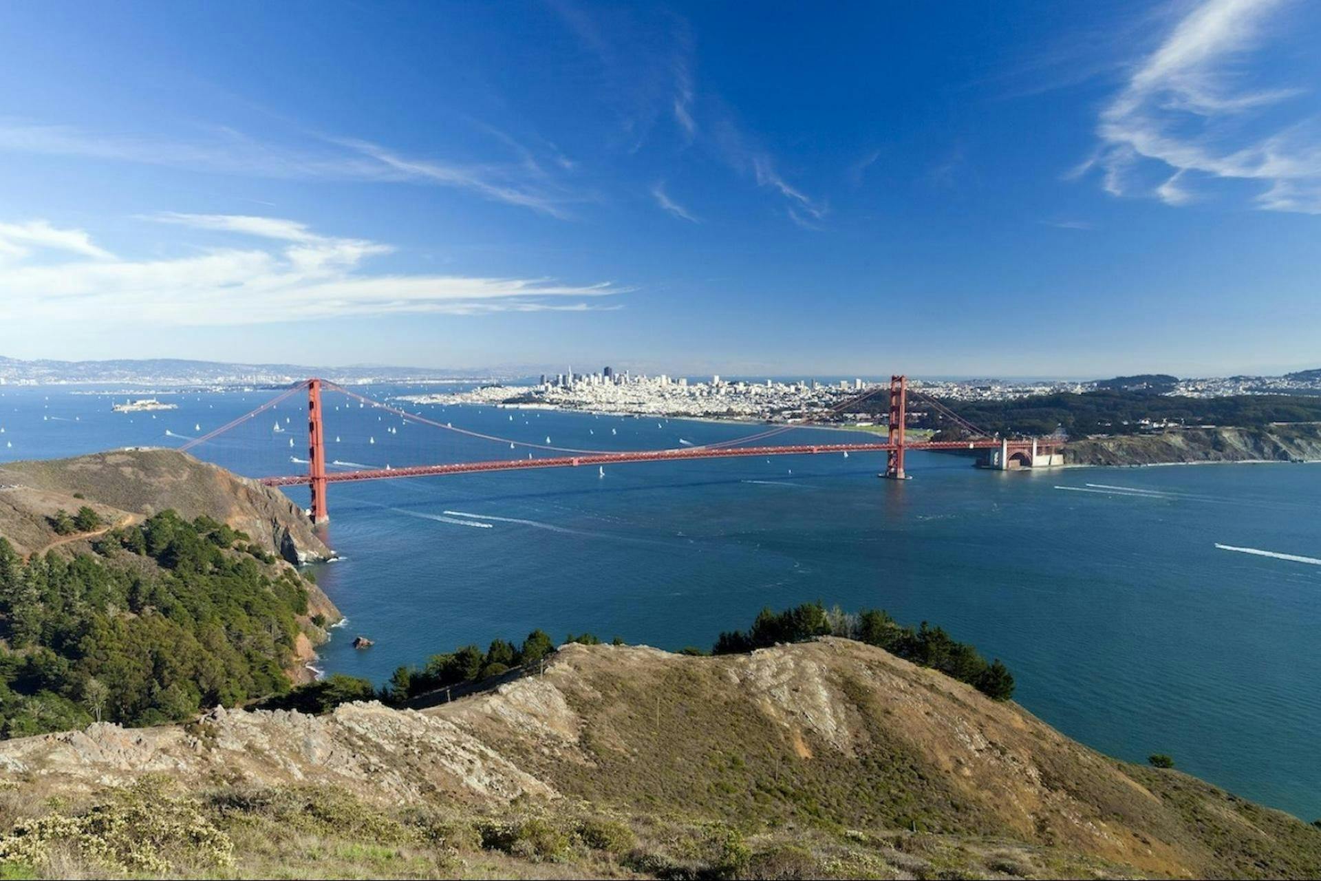 Golden Gate Bridge panorama Gray Line San Francisco.jpg