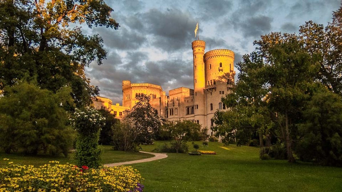 Burg in Sonne.jpg
