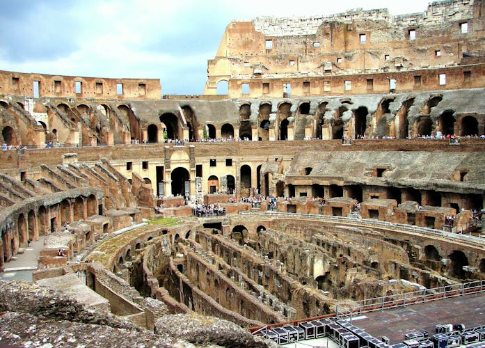 Colosseum virtual reality experience with audio guide