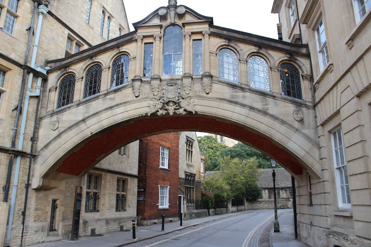 Inspector Morse, Lewis and Endeavour filming locations tour of Oxford