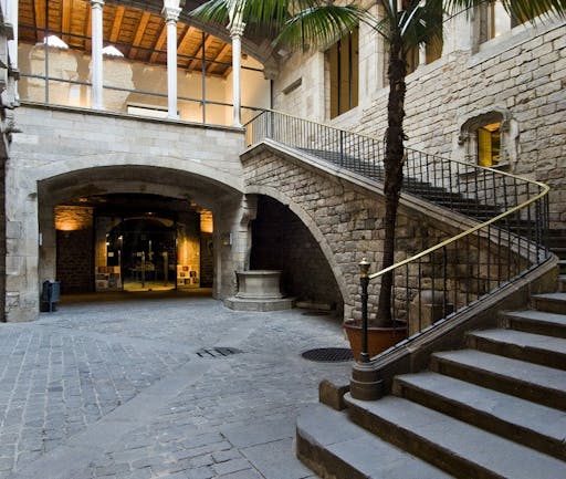Barcelona Gothic Quarter 1.jpg