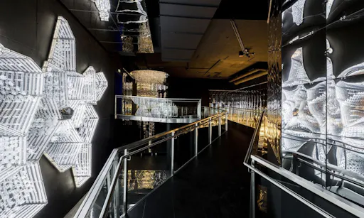 swarovski-crystal-worlds-entrance-tickets_header-24499.jpeg