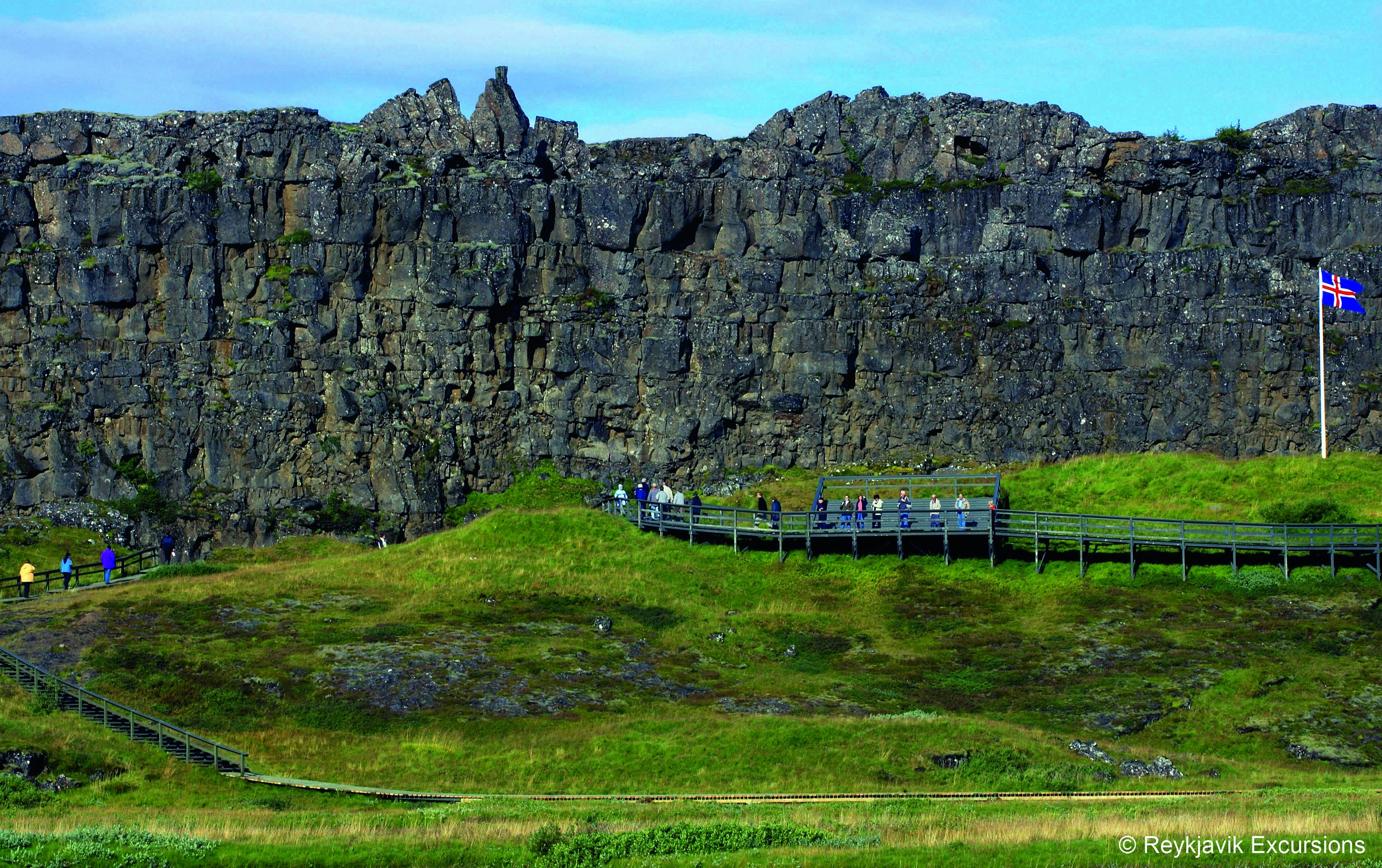 Golden Circle Direct Thingvellir (1).jpg