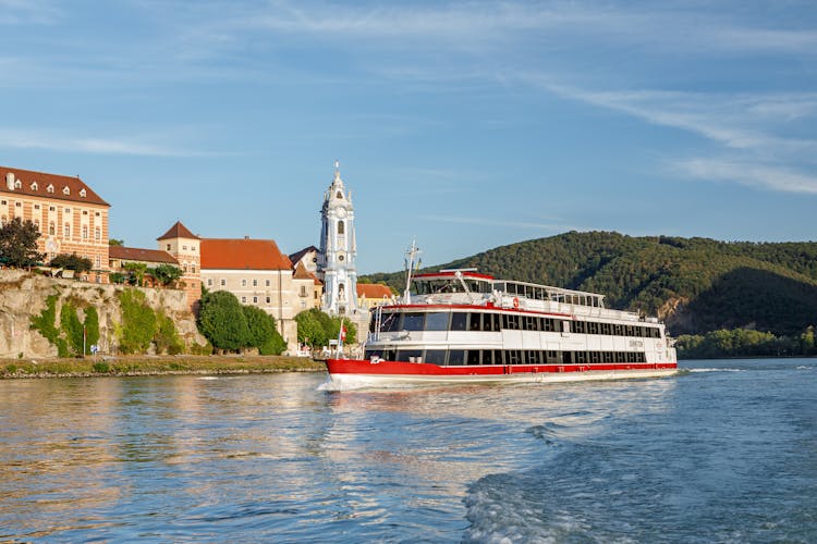 Wachau Valley day trip with river cruise on the Danube