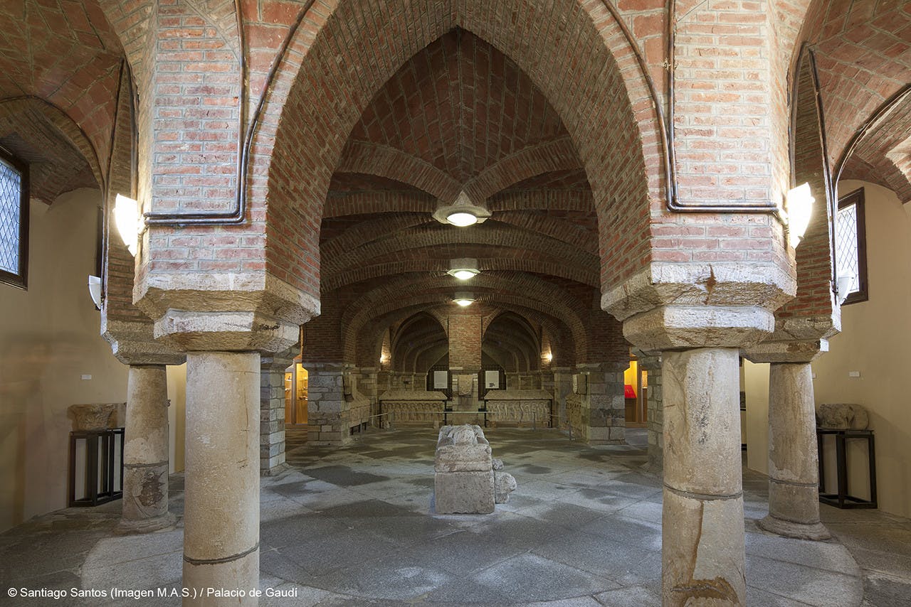 Palacio de Gaudi 6.jpg
