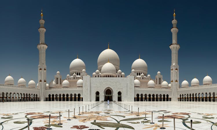 Private Louvre Abu Dhabi and Mosque visit with lunch from Dubai