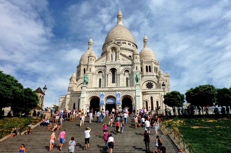 Walking tour of Montmartre's culture, food and art