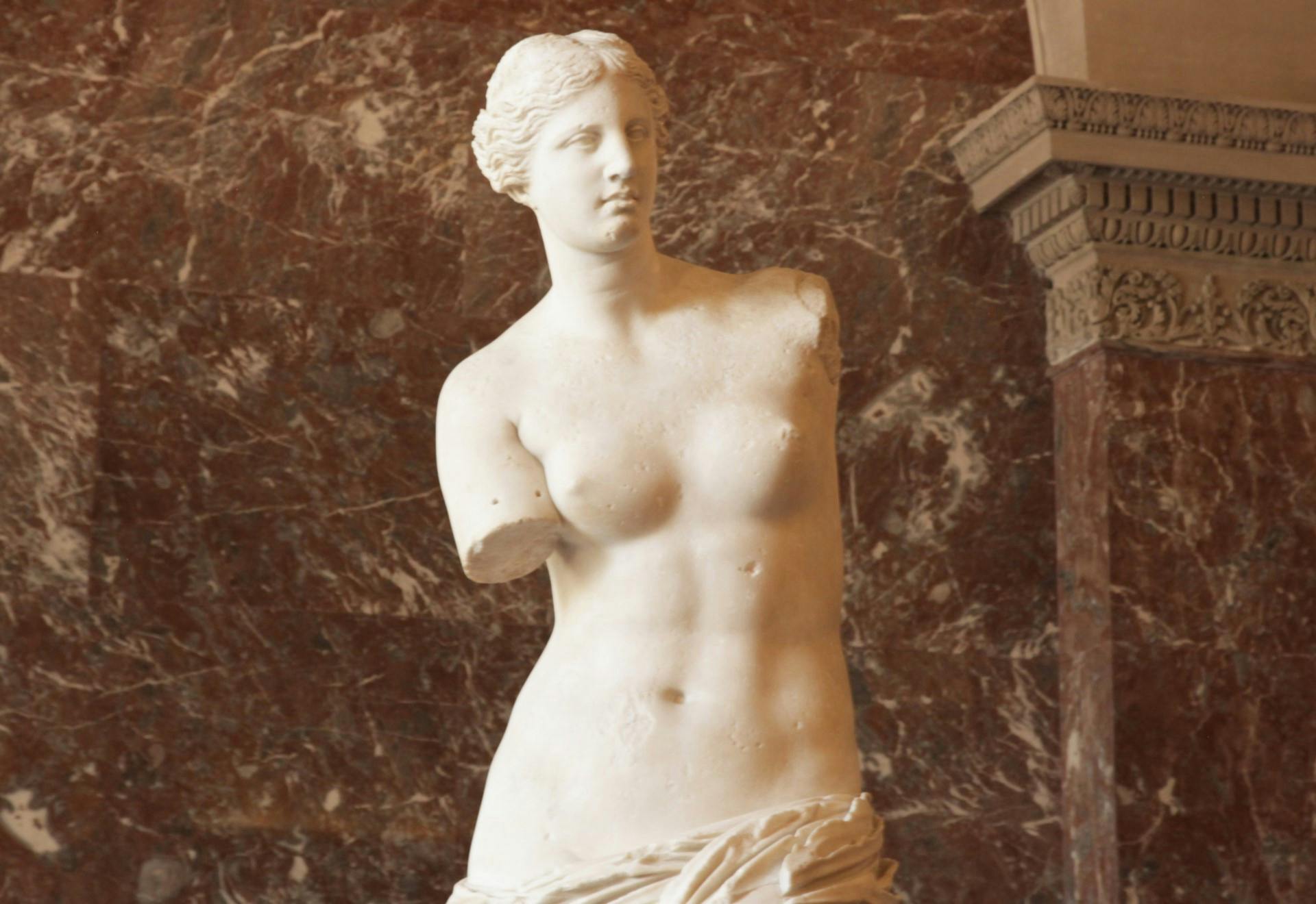 Louvre_Venus di Milo crop.jpg