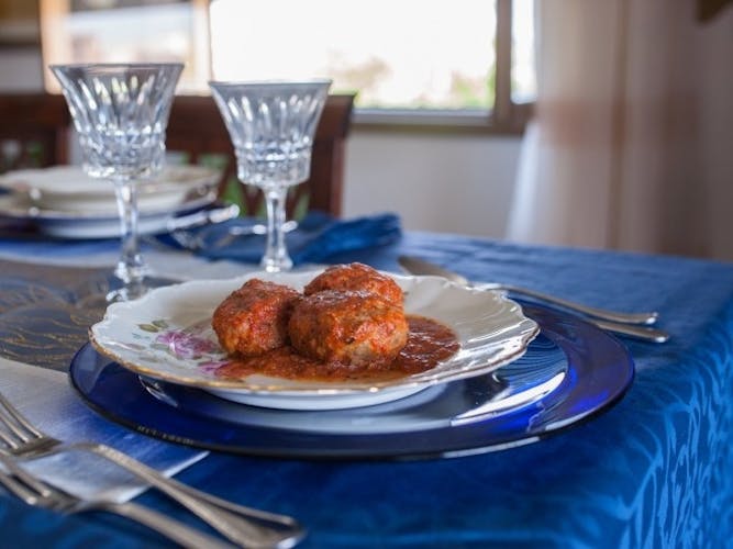 Cooking class and tasting at a Cesarina's home in Rome