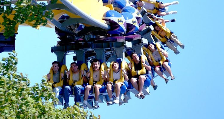 A thrilling experience @ Parque Warner!