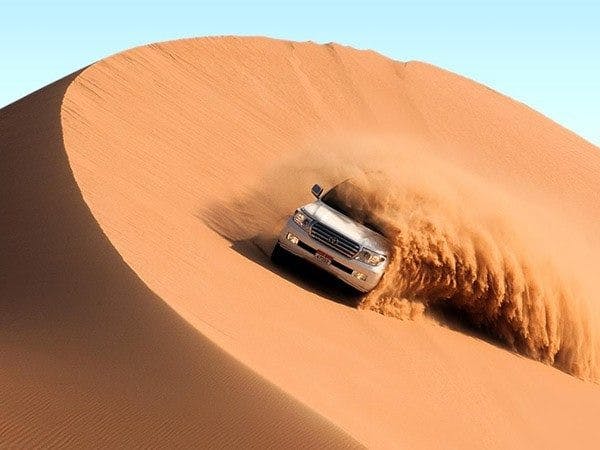dubai desert safari sand dunes.jpg