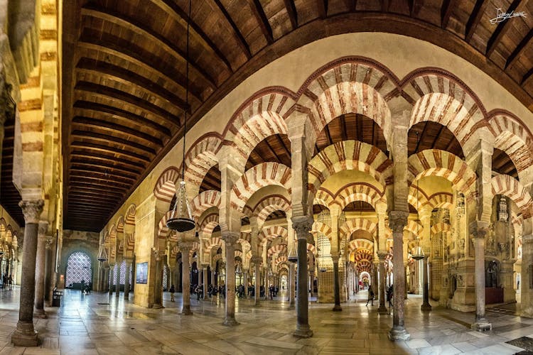 mezquita_interior.jpeg
