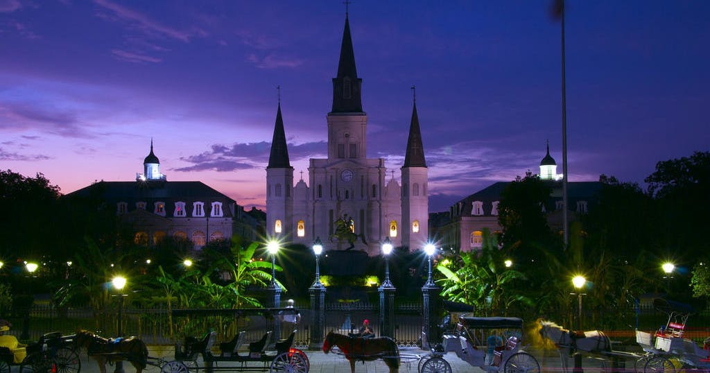 history and haunts carriage tour