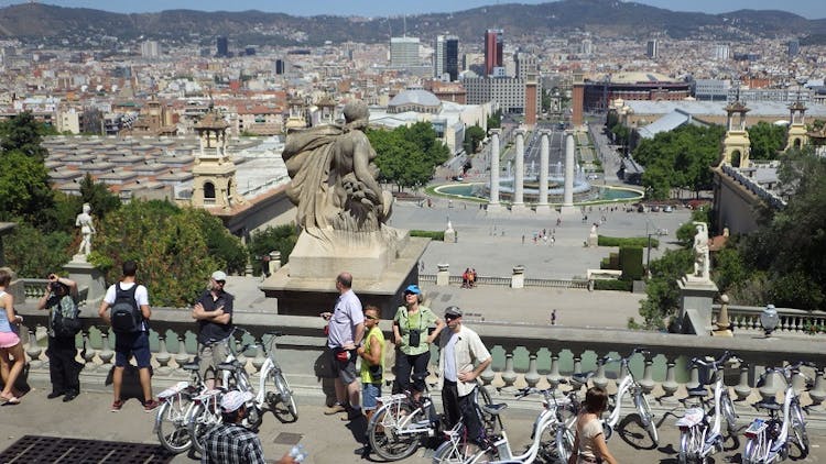 Barcelona private highlights e-bike tour