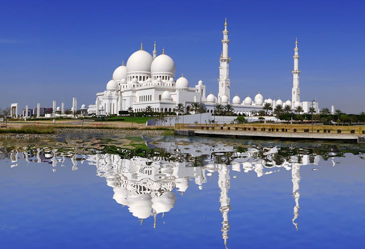 Abu Dhabi Sheikh Zayed Mosque half-day tour from Dubai