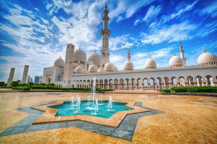 Abu Dhabi Sheikh Zayed Mosque half-day tour from Dubai