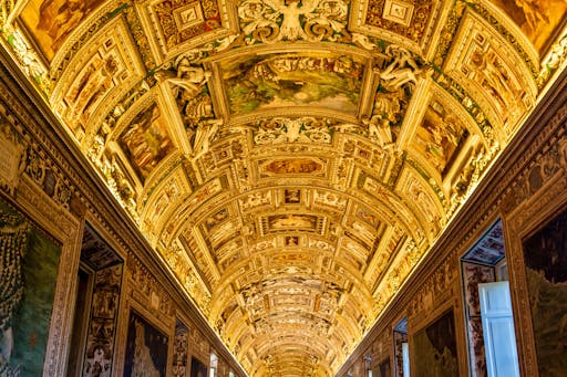 Vatican Museums - Gallery of the Geographical Maps© Sergii Figurnyi Fotolia_63861810_M.jpg