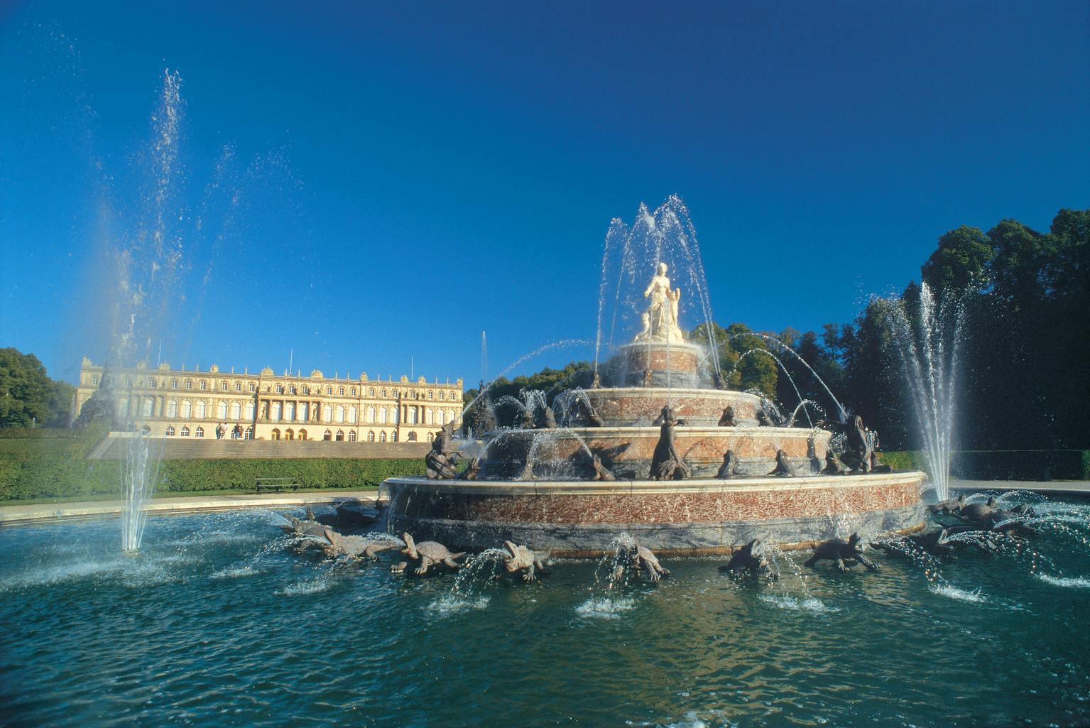 Herrenchiemsee Palace and Latona Fountain.jpg