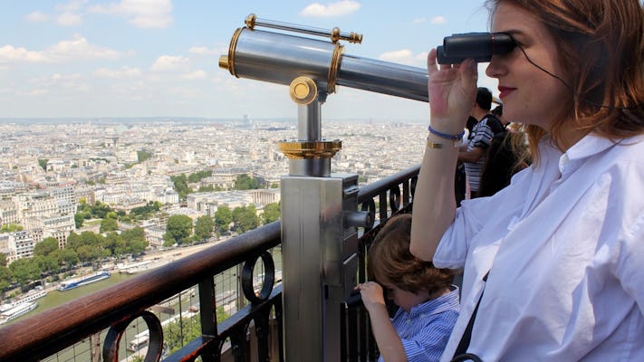 La Tour Eiffel a maintenant une jumelle de 33 mètres de haut
