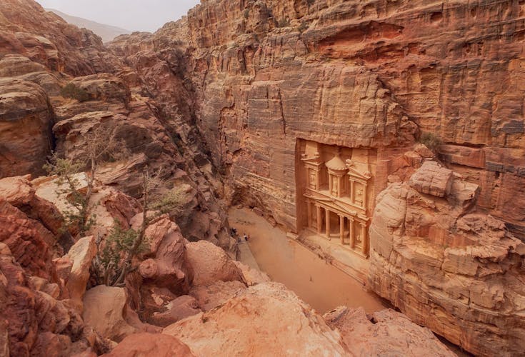 Guided tour of the ancient city of Petra