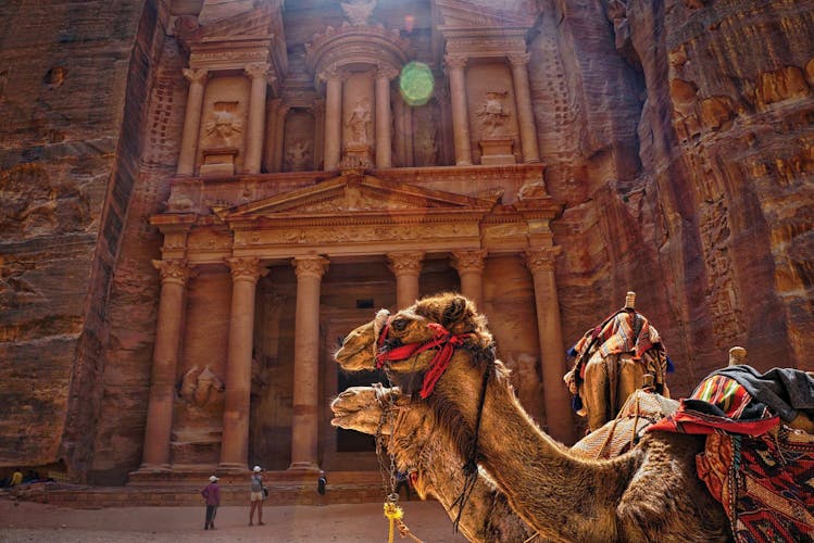 Guided tour of the ancient city of Petra