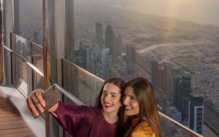 114400 Burj Khalifa and The Lounge experience 5.jpg