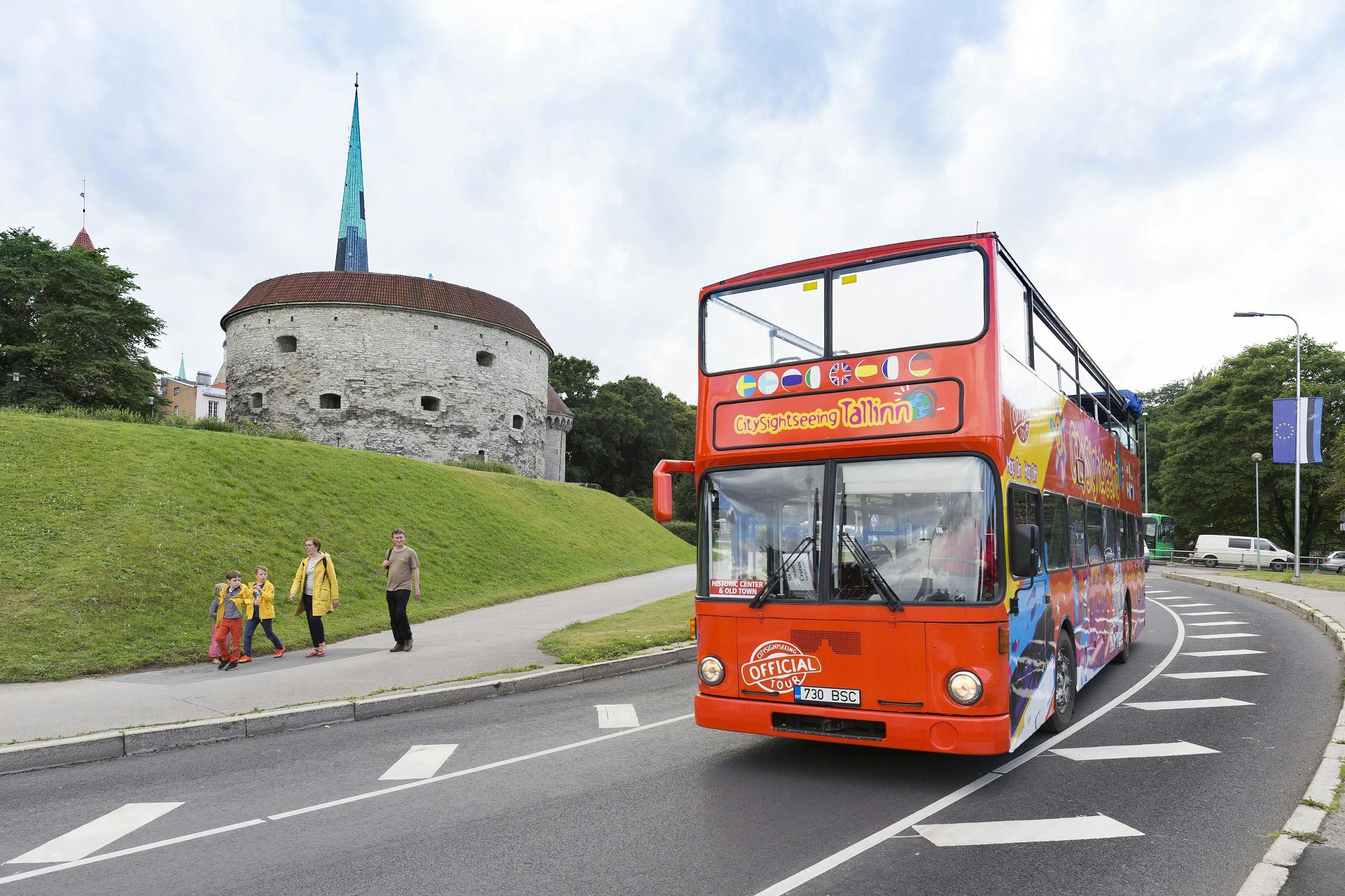 Tallinn hop-on hop-off bus tour 1.jpg