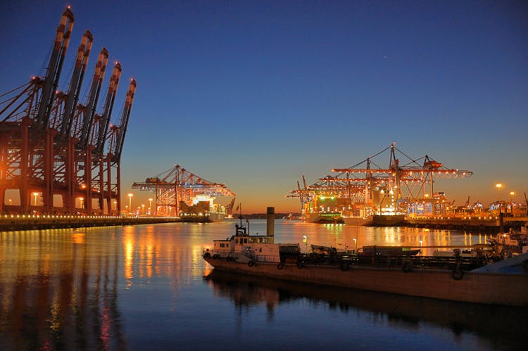 Evening light cruise through the port of Hamburg