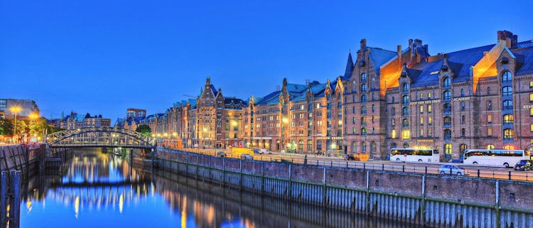 Evening light cruise through the port of Hamburg