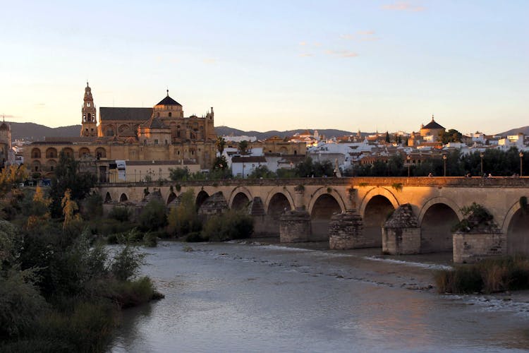 Roman_Bridge,_Córdoba,_Espana.jpg