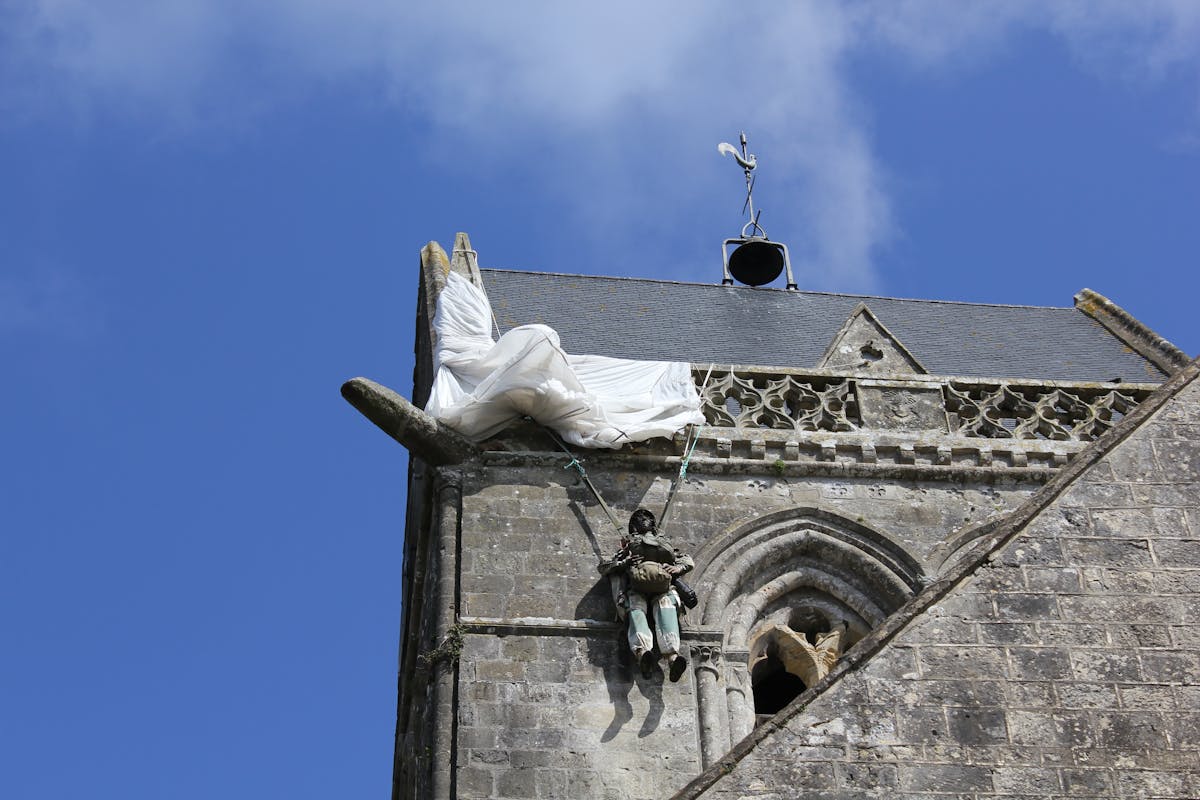 UTAH, OMAHA & US AIRBORNE SECTORS FULL DAY TOUR FROM BAYEUX (2).jpeg