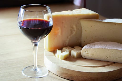 Fotolia_49669433_M VIN ET FROMAGE.jpg