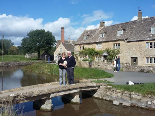 Couple_cotswolds_village.jpg