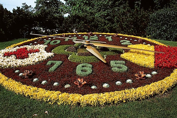 Geneva guided city tour_floral clock.jpg
