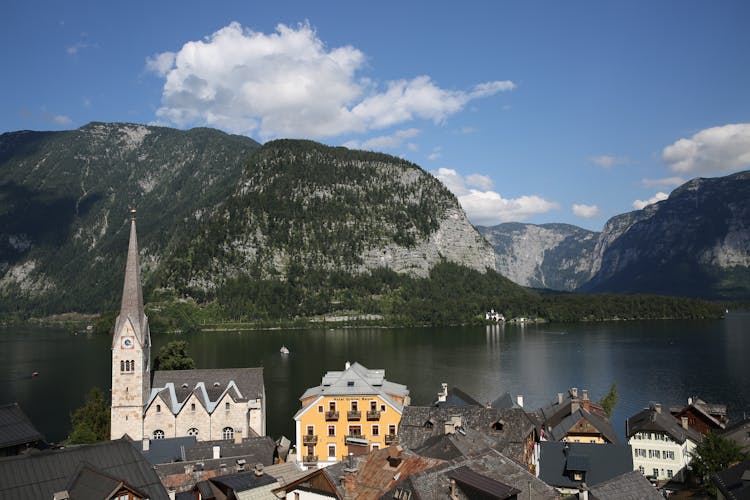 Hallstatt half-day trip from Salzburg by bus