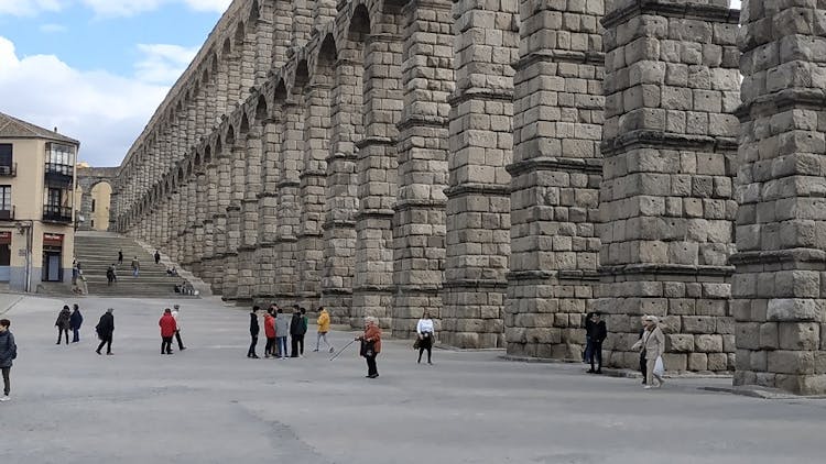 Tour to Majestic Segovia with walking tour