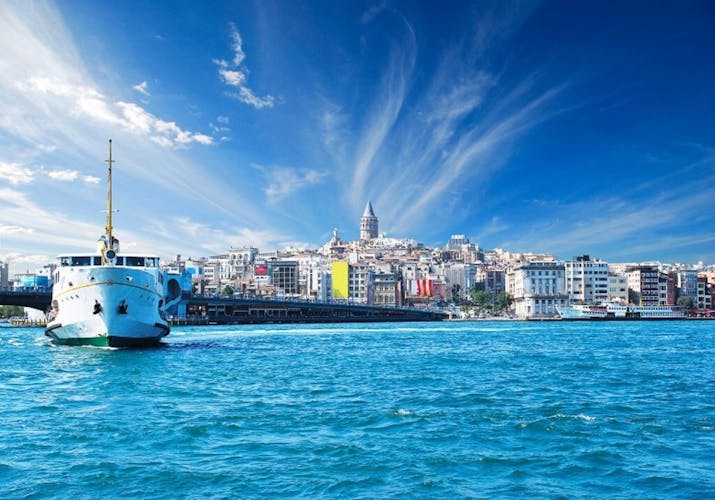 Istanbul Super Saver half-day Bosphorus cruise, spice market tour and Turkish dinner