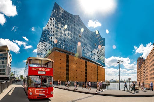 Hamburg hop-on hop-off bus and Alster lake tour_2.jpg