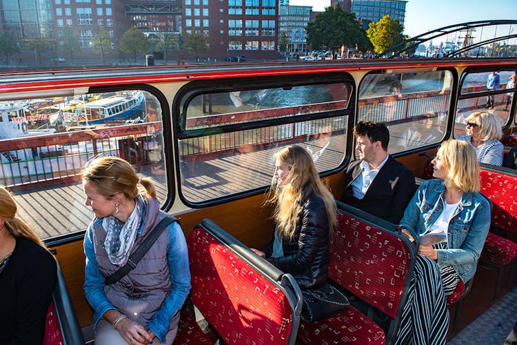 Hamburg hop-on hop-off bus and Alster lake tour